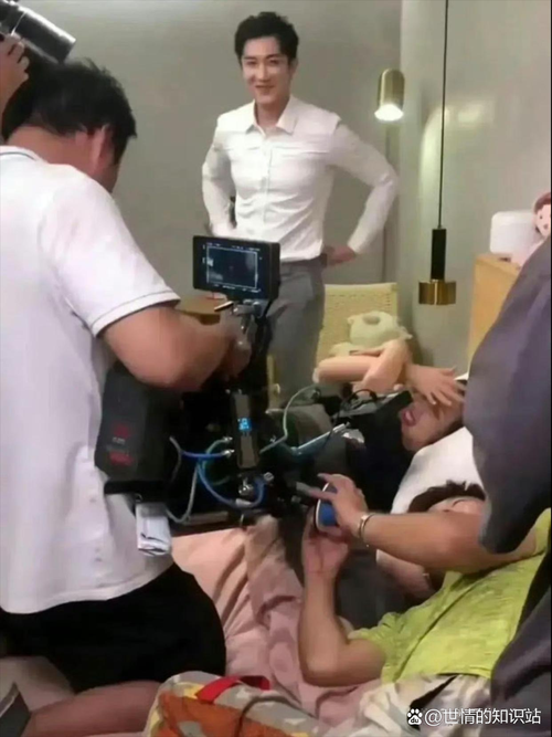 男人扒开女人添高潮的av的相关介绍