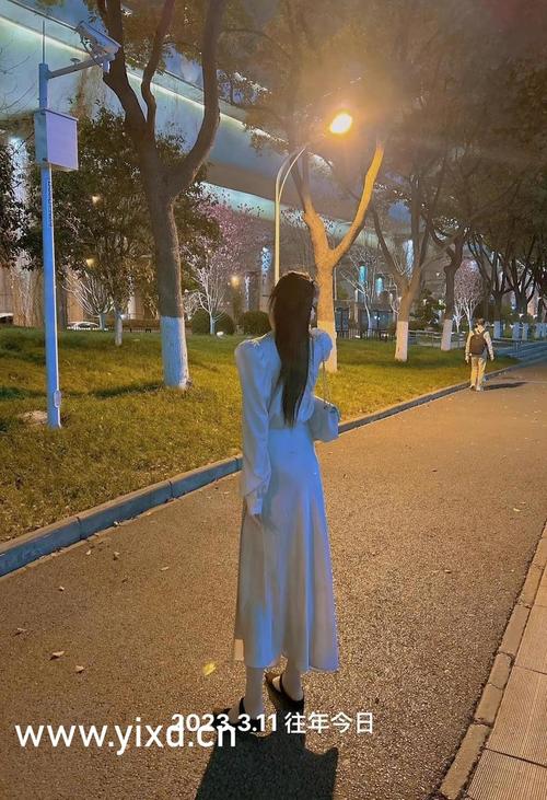 人妻(高h)的相关介绍