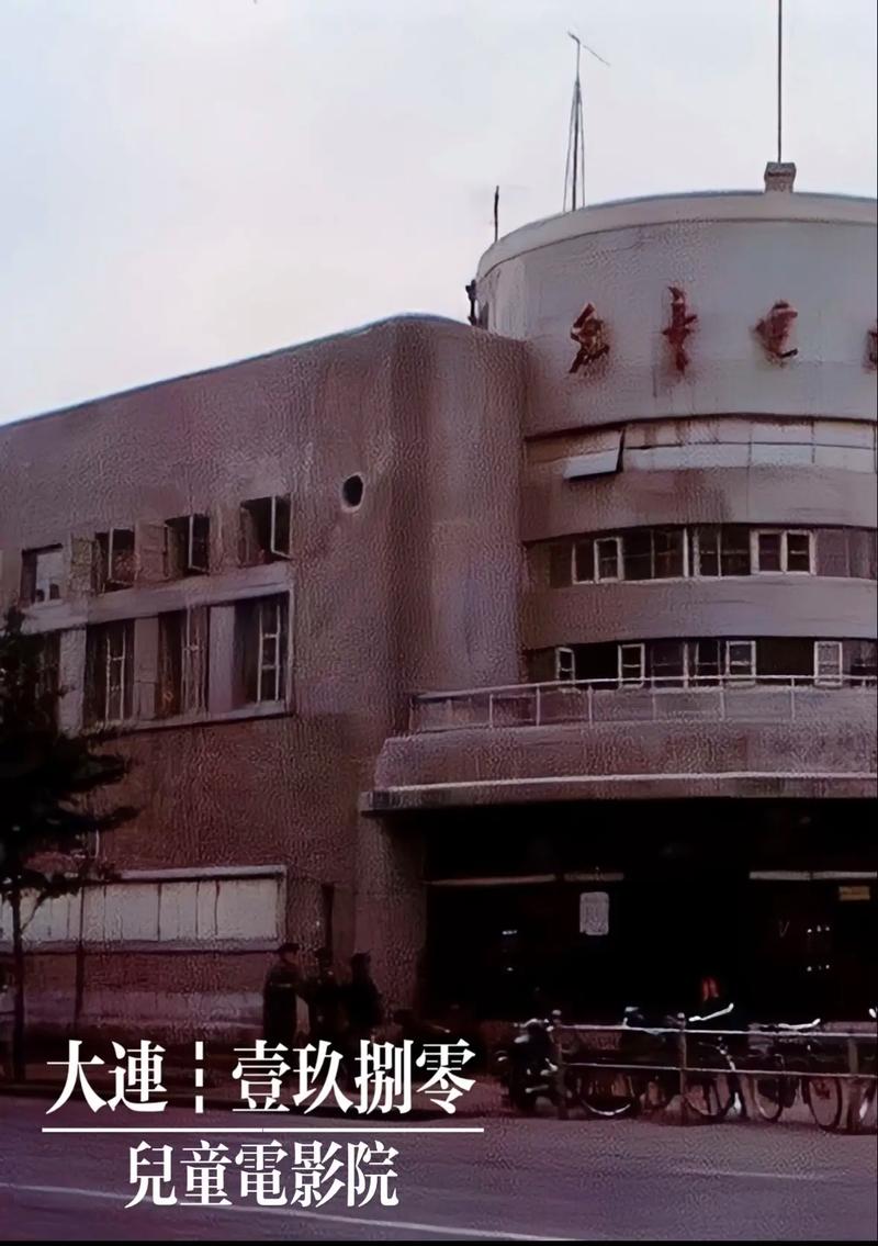 根据您的需求，生成的SEO标题如下：

**亚洲少妇穿搭指南：日常妆容与时尚搭配技巧分享**

（包含长尾关键词：亚洲少妇穿搭指南、日常妆容、时尚搭配技巧）