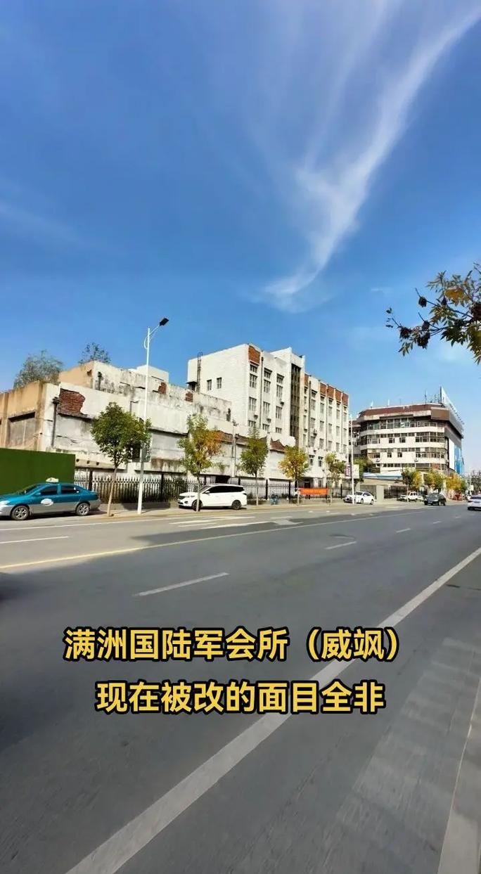 一边亲一边摸免费的相关介绍