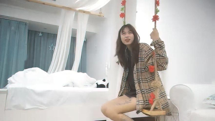 二次元美女18隐私免费的相关介绍