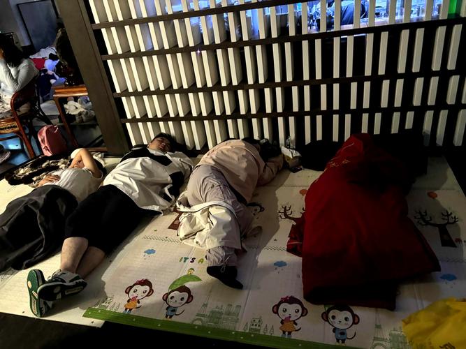 亚洲二区人妻少妇的相关介绍