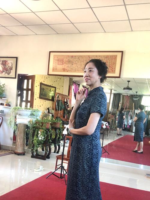 操小姑娘的逼逼视频的相关介绍