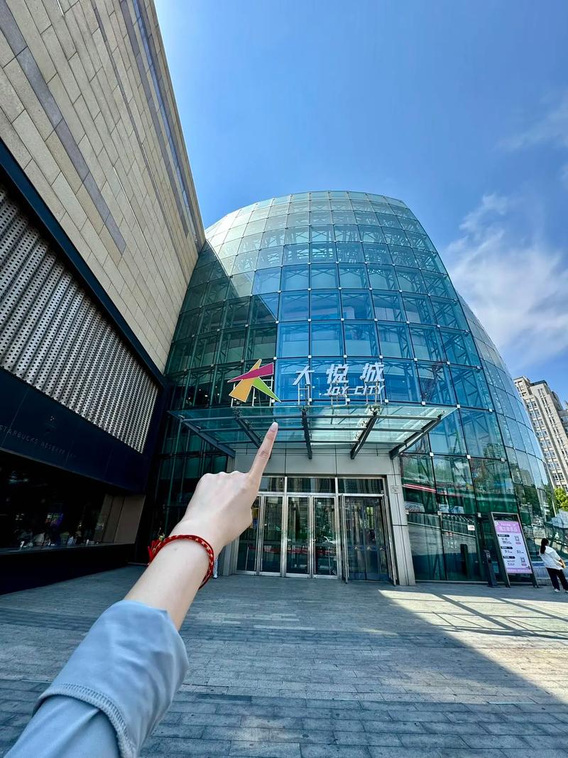 酒店约战丰满人妻啪啪的相关介绍