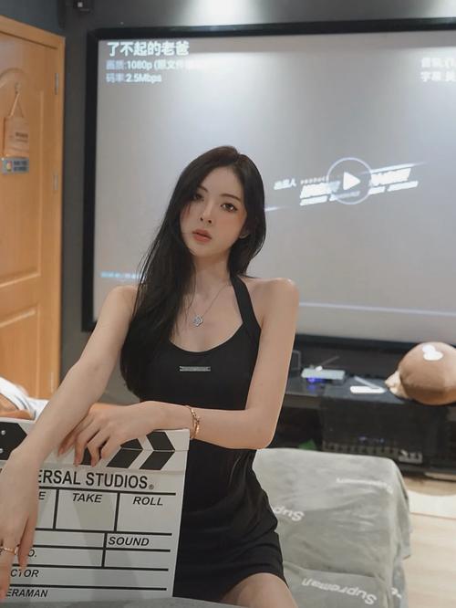 美女被爆草出白浆的相关介绍