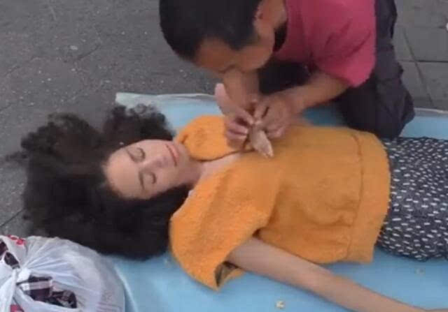 熟女少妇第一区的相关介绍