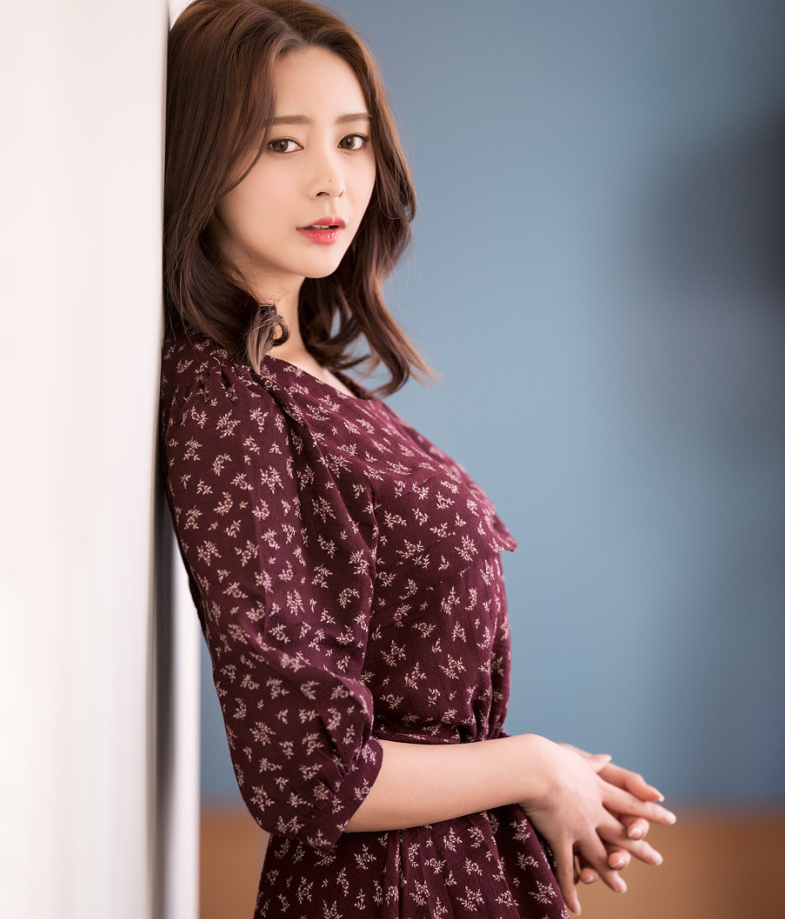 骑操美女教师的相关介绍