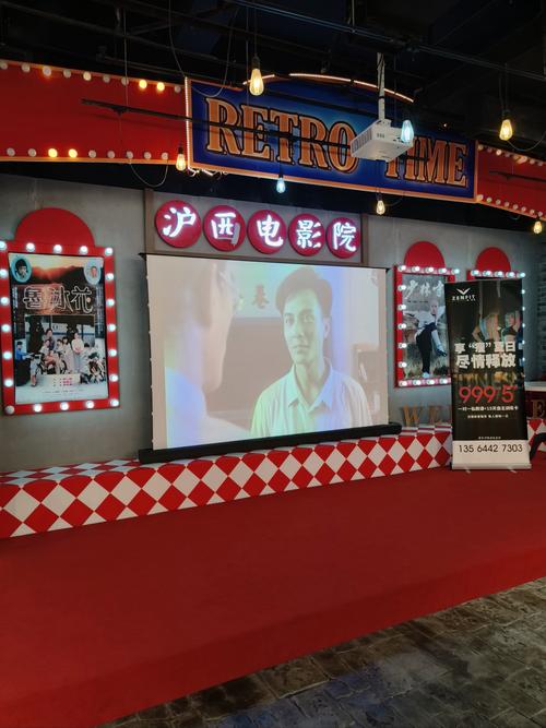 18禁在线播放三上av插美国的相关介绍