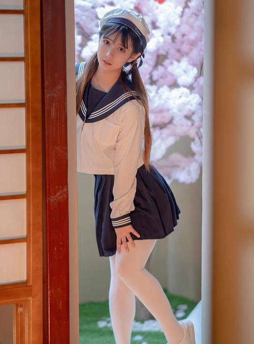 女性下面总是有黄色分泌物的相关介绍